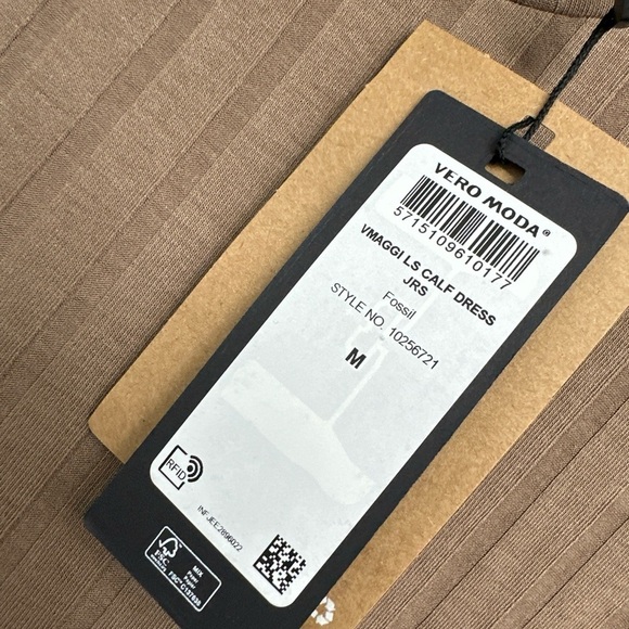 Vero Moda NWT ribbed long sleeve midi dress in brown Size M - Picture 6 of 8